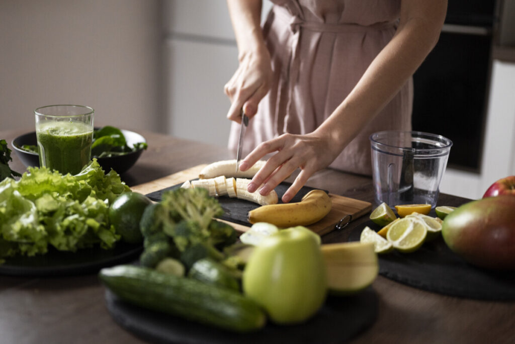 mulher cozinhando